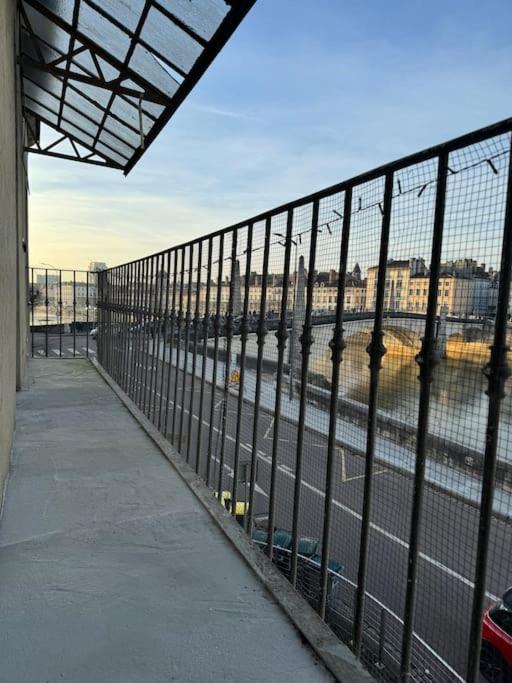 Appartement Avec Magnifique Vue Sur La Saone Et Son Balcon Chalon-sur-Saone Luaran gambar
